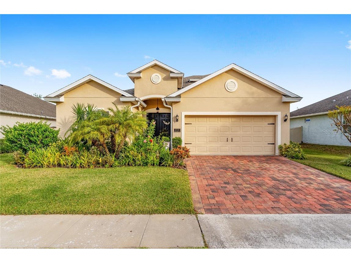 215 Messina Place Howey In The Hills FL 34737 G5075681 image1