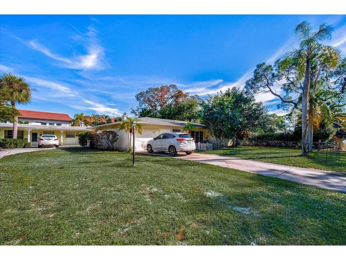 215 Park Boulevard S Venice FL 34285 A4519932 image1