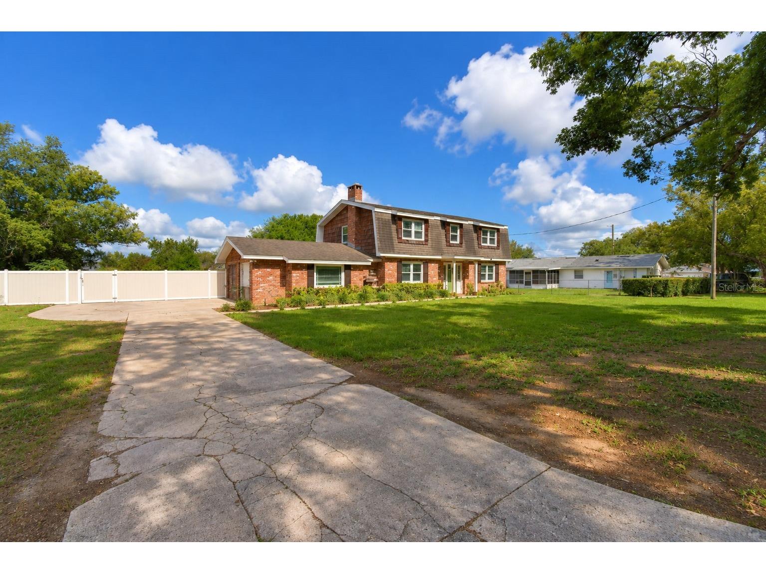 215 S Ilakee Avenue Lake Alfred FL 33850 P4938879 image2