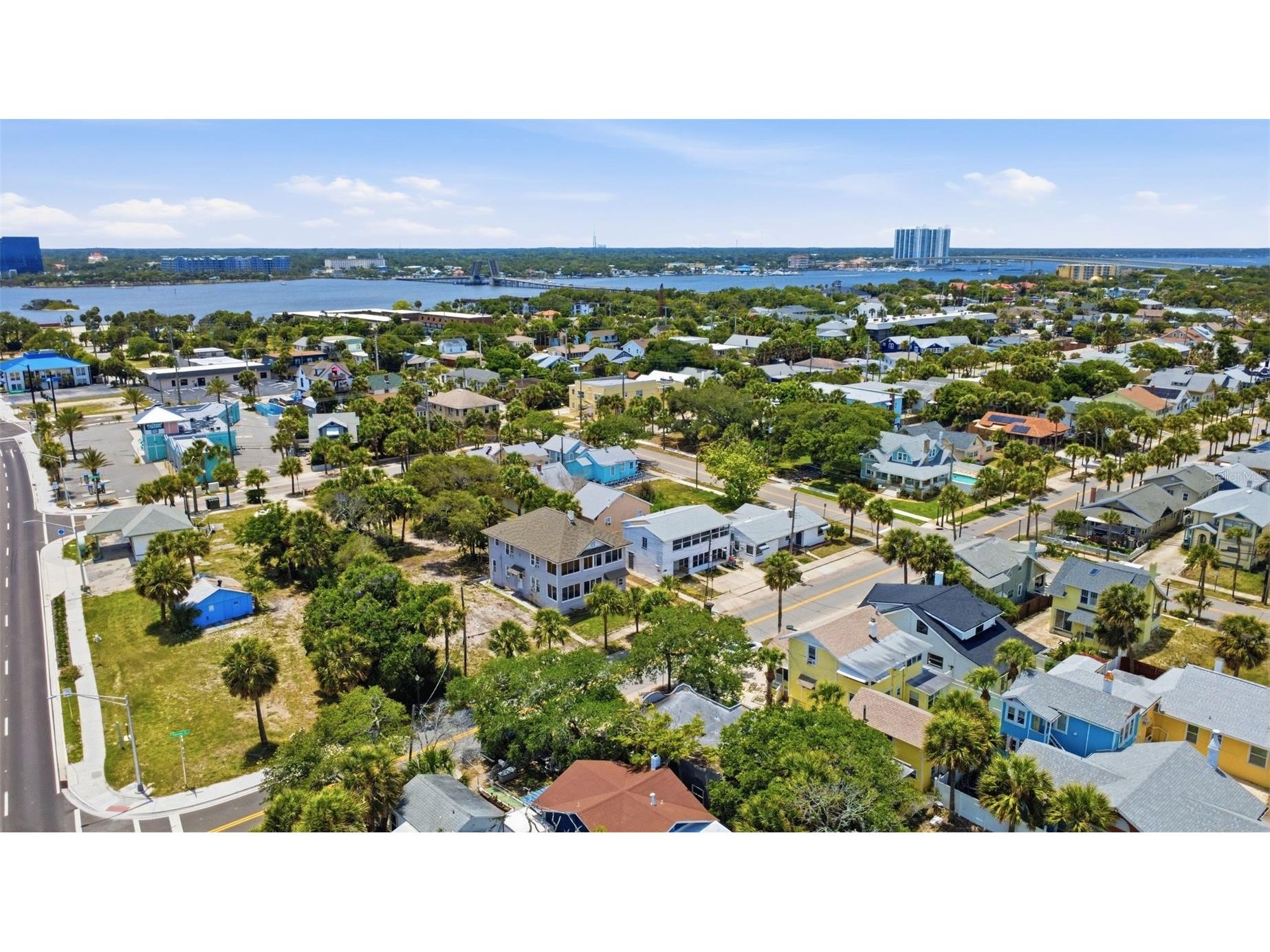 215 S Oleander Avenue Daytona Beach FL 32118 O6410370 image2