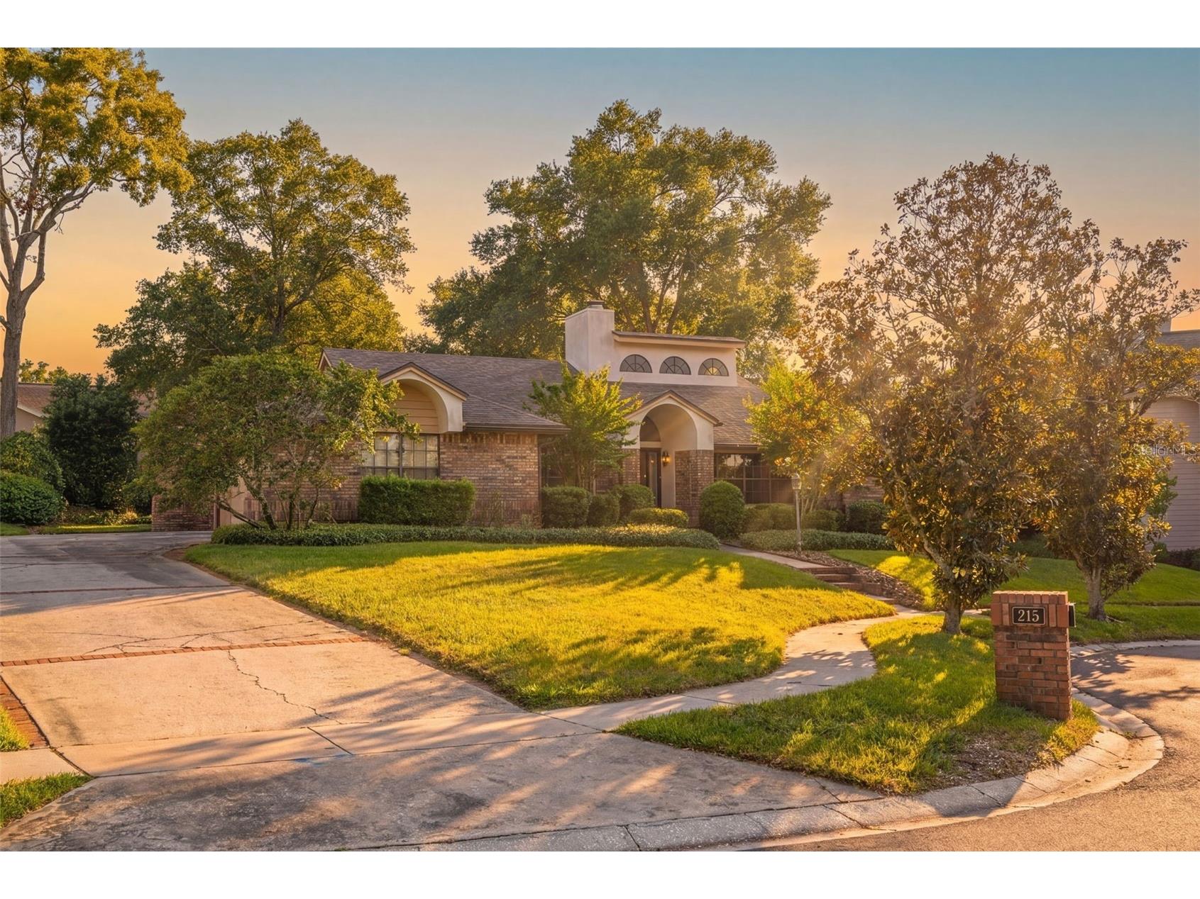 215 Sovereign Court Altamonte Springs FL 32701 O6405829 image1