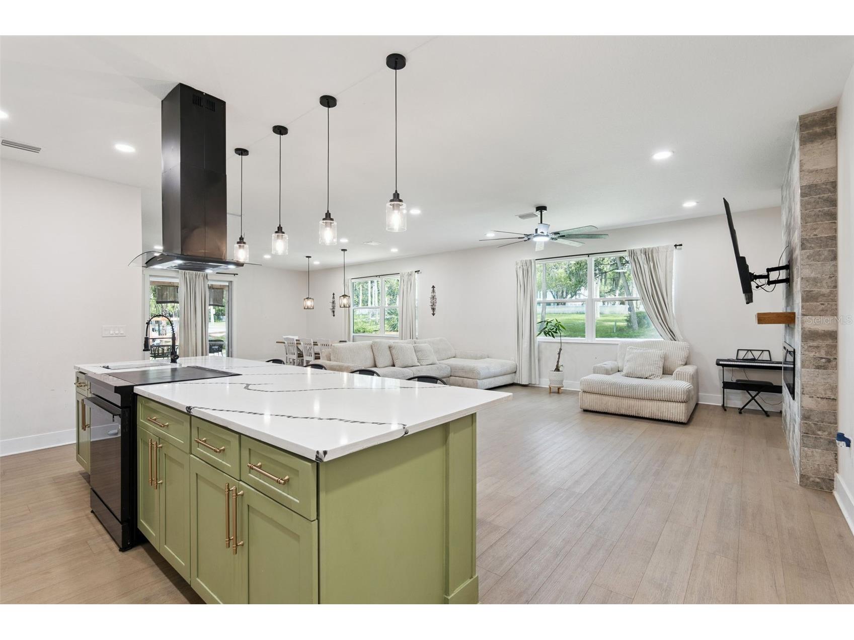 215 Sunrise Boulevard Debary FL 32713 V4949902 image14
