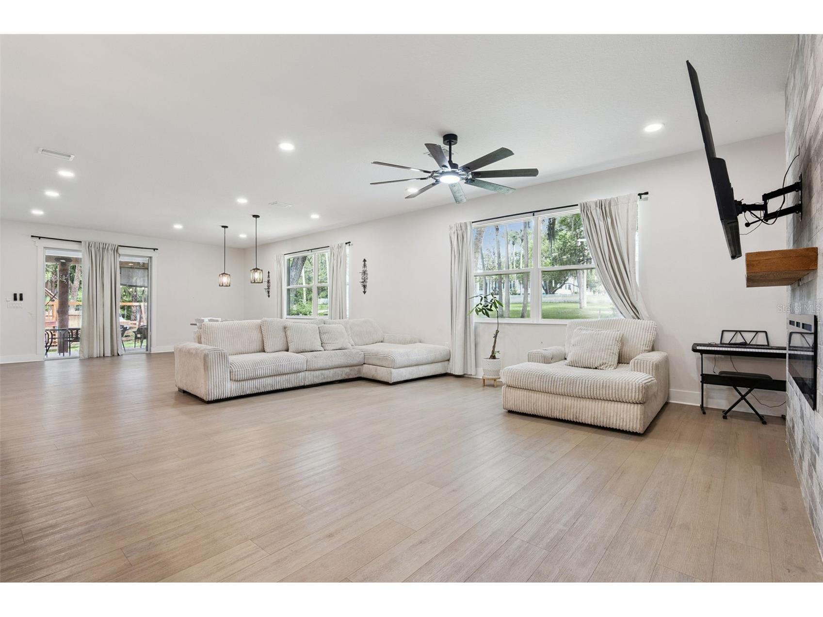 215 Sunrise Boulevard Debary FL 32713 V4949902 image8