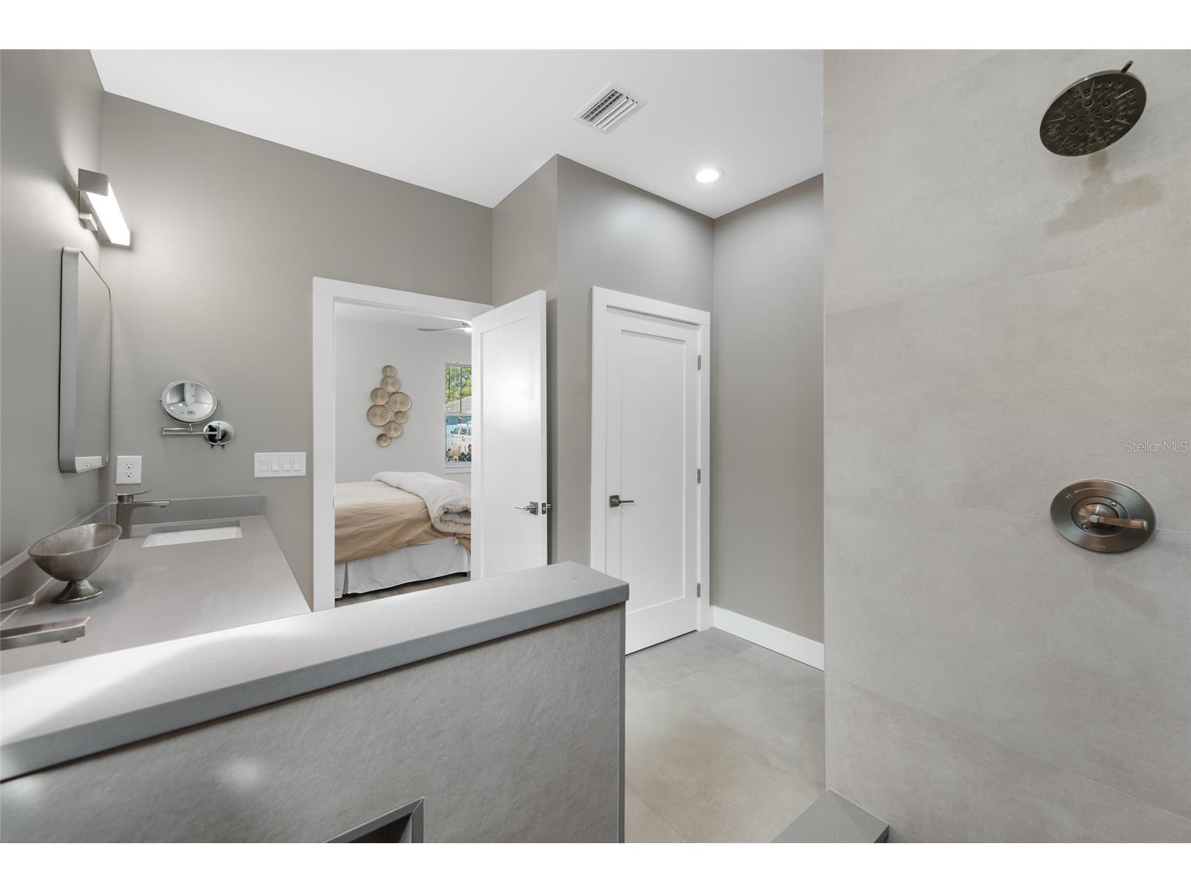 2150 43rd Terrace N Saint Petersburg FL 33714 TB8475372 image32