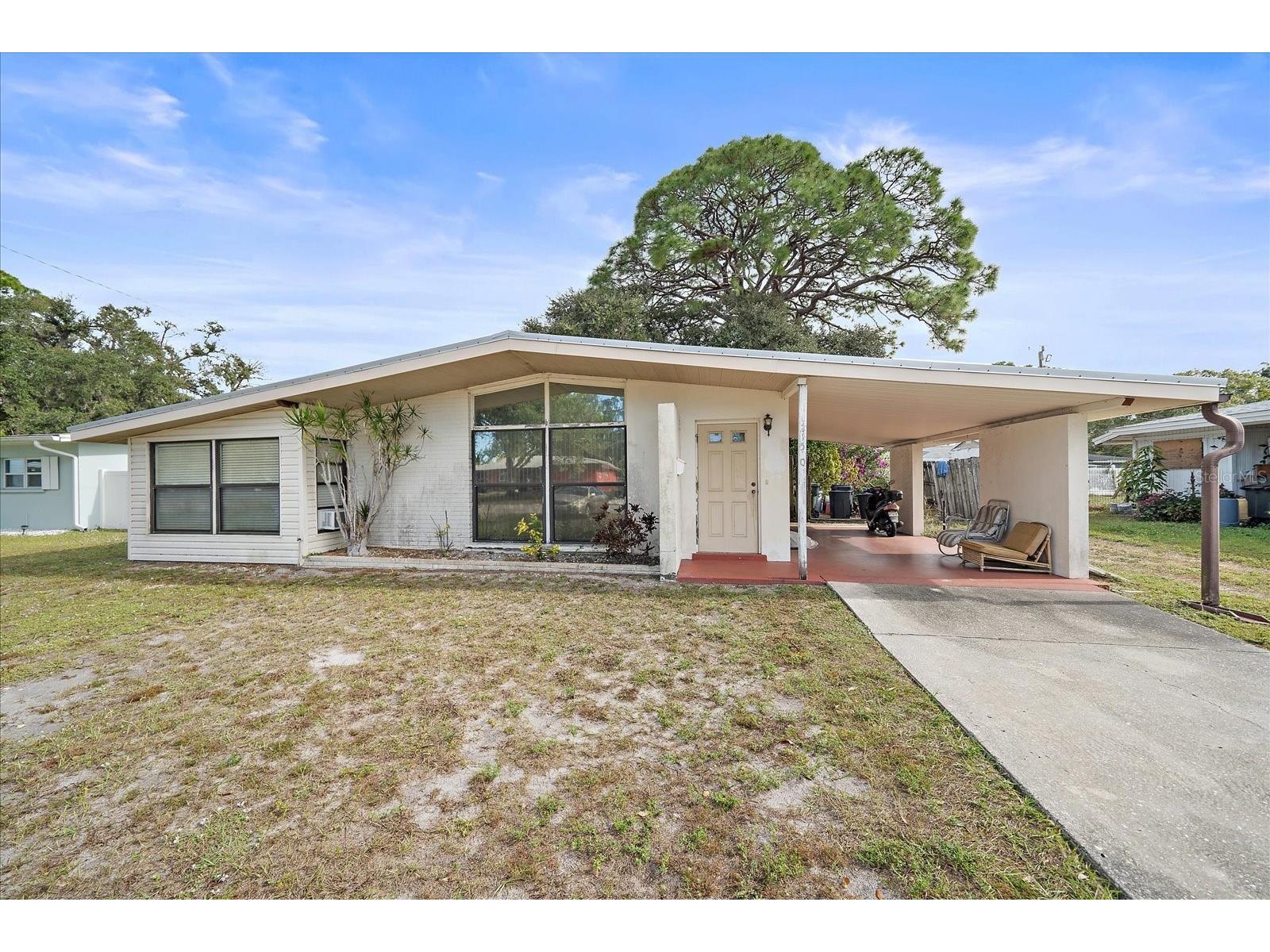2150 Schwalbe Way Sarasota FL 34235 A4672061 image1