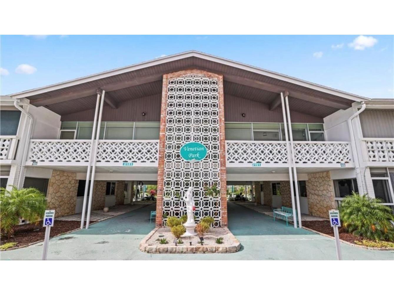 2151 Ne42 Court #102 Lighthouse Point FL 33064 O6287290 image1