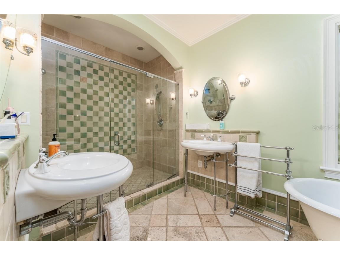 2152 Coffee Pot Boulevard NE Saint Petersburg FL 33704 TB8461093 image34