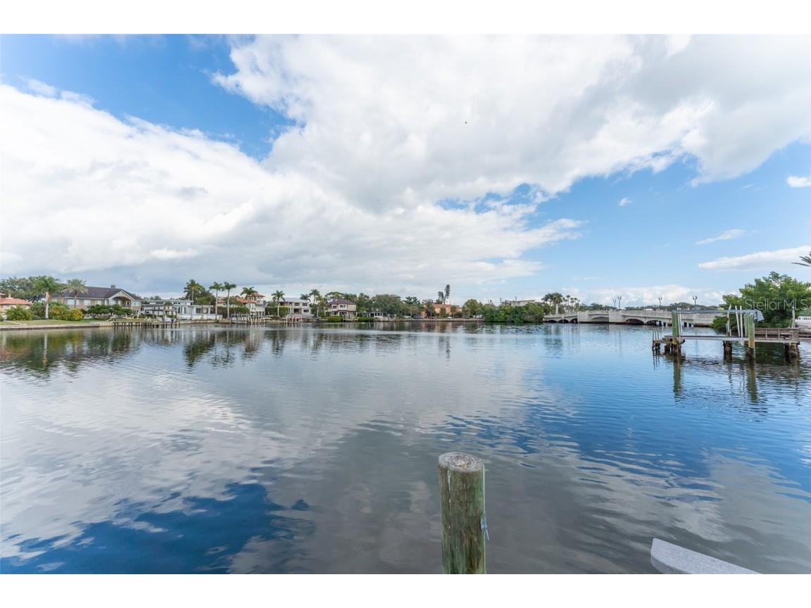 2152 Coffee Pot Boulevard NE Saint Petersburg FL 33704 TB8461093 image50