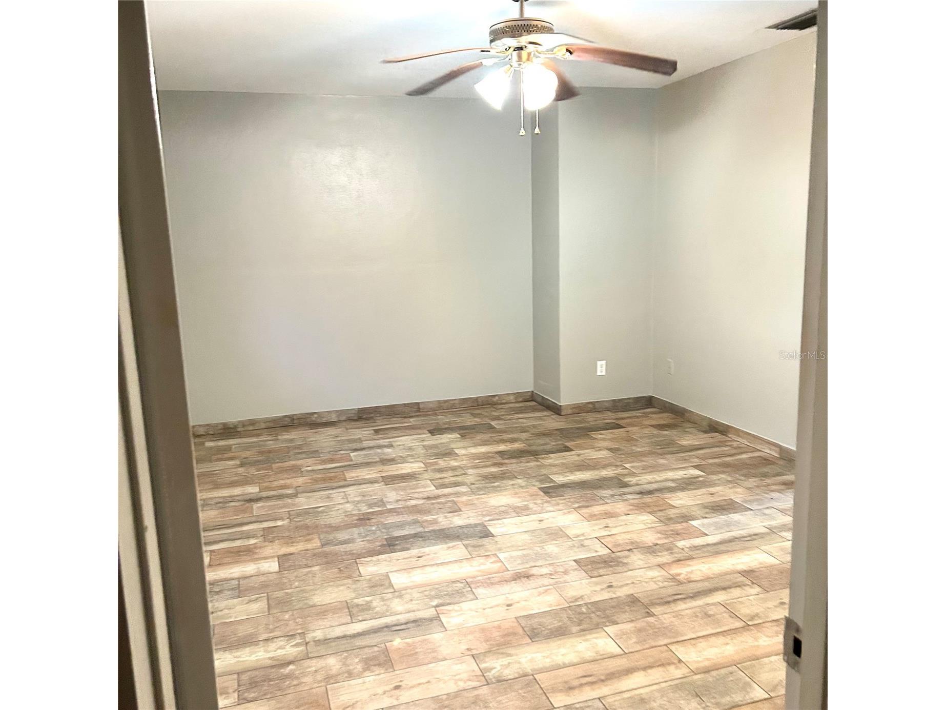 2152 Greenbriar Boulevard Clearwater FL 33763 TB8532714 image22
