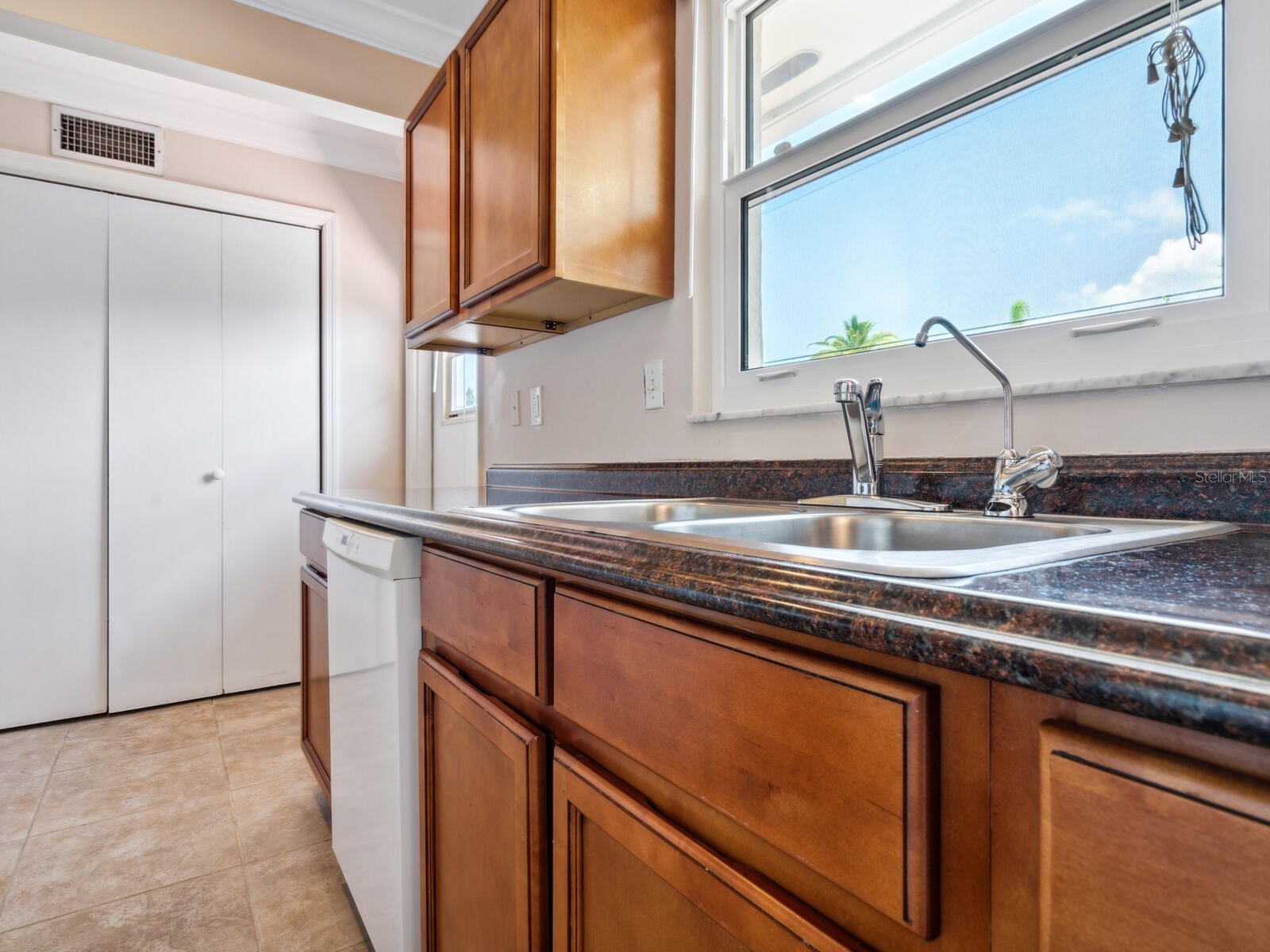2153 Pueblo Circle #V14 Sarasota FL 34231 A4679111 image11