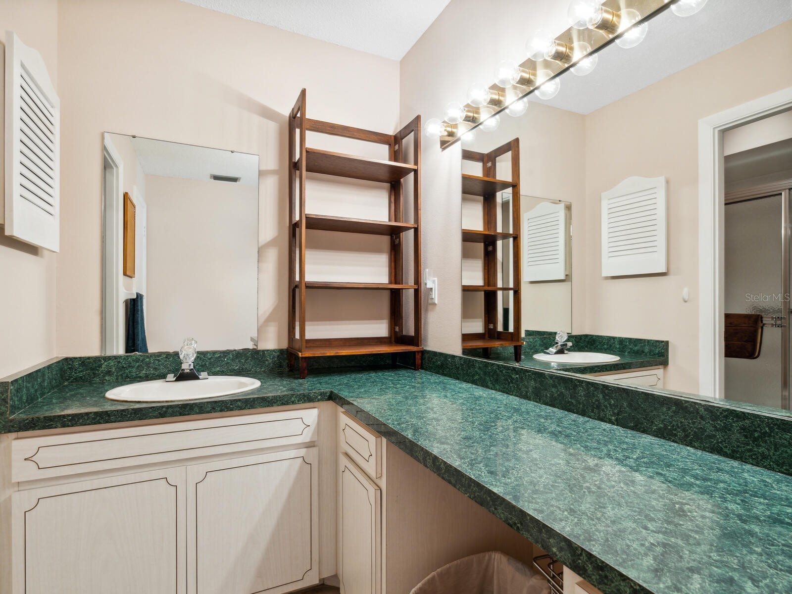 2153 Pueblo Circle #V14 Sarasota FL 34231 A4679111 image16