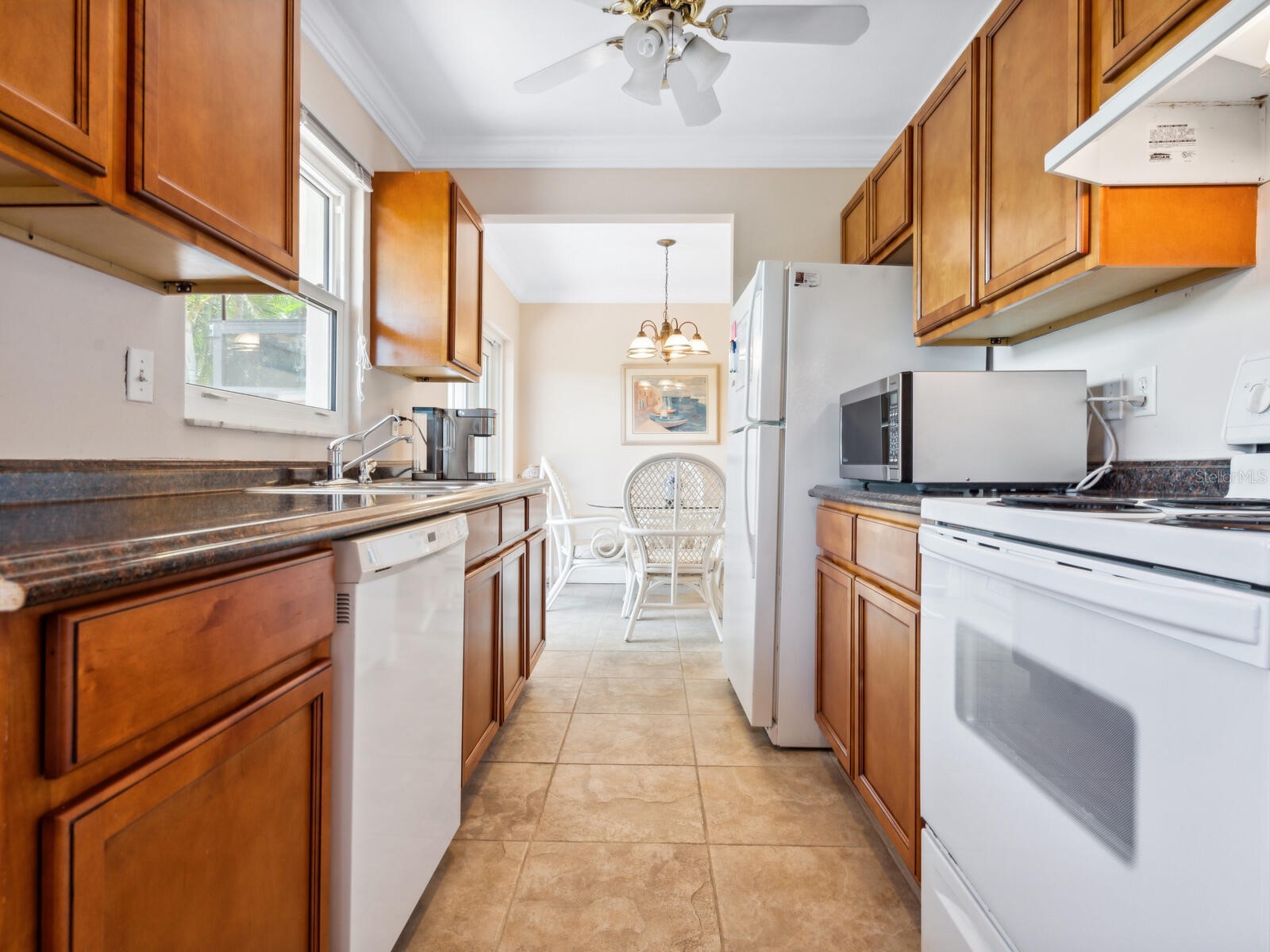 2153 Pueblo Circle #V14 Sarasota FL 34231 A4679111 image9