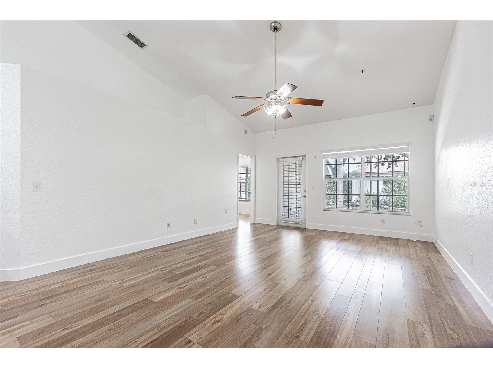 21542 Clubside Loop Lutz FL 33549 TB8528358 image6