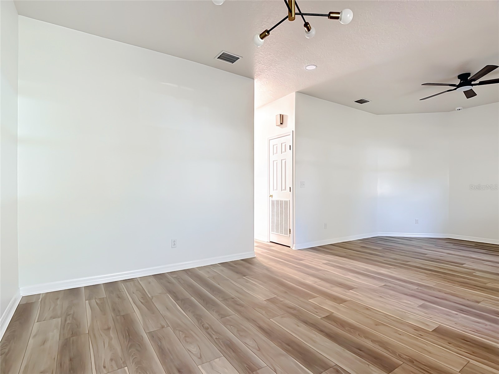 2155 Barratt Court Saint Cloud FL 34771 O6410806 image7