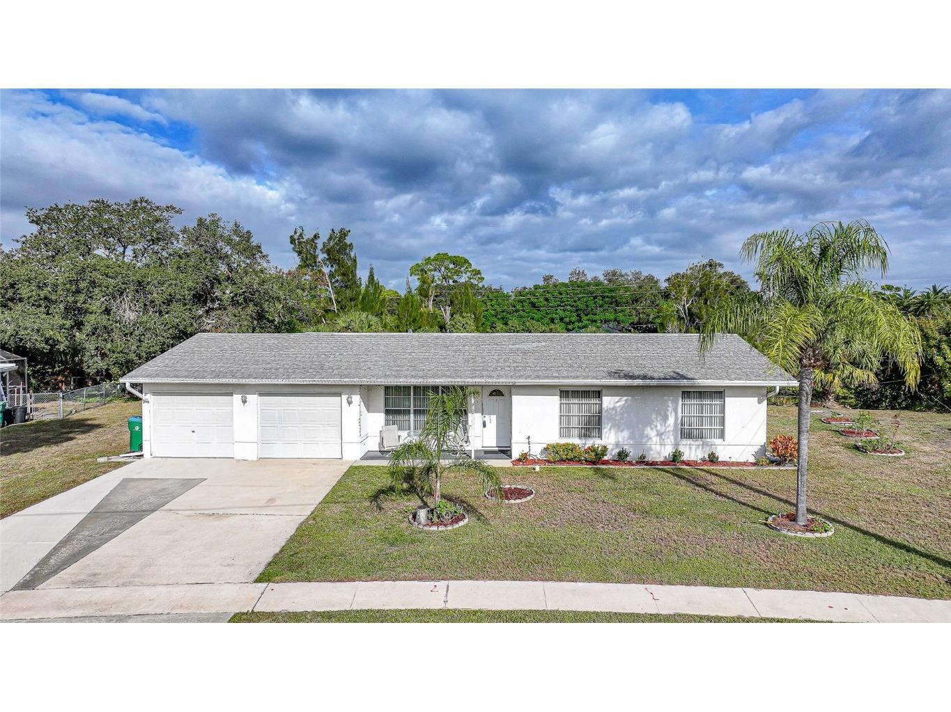 2155 Lakeshore Circle Port Charlotte FL 33952 - MORNINGSTAR WATERWAY C7519148 image1
