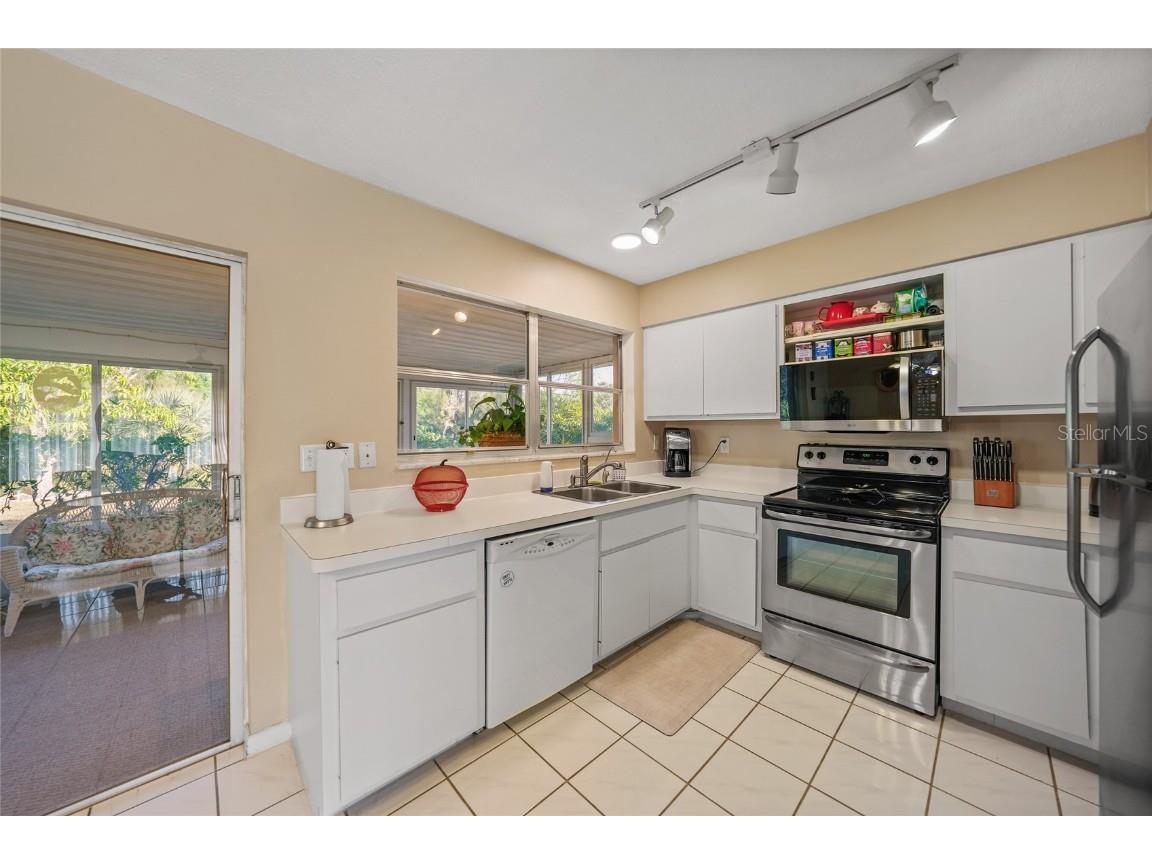 2155 Lakeshore Circle Port Charlotte FL 33952 - MORNINGSTAR WATERWAY C7519148 image10