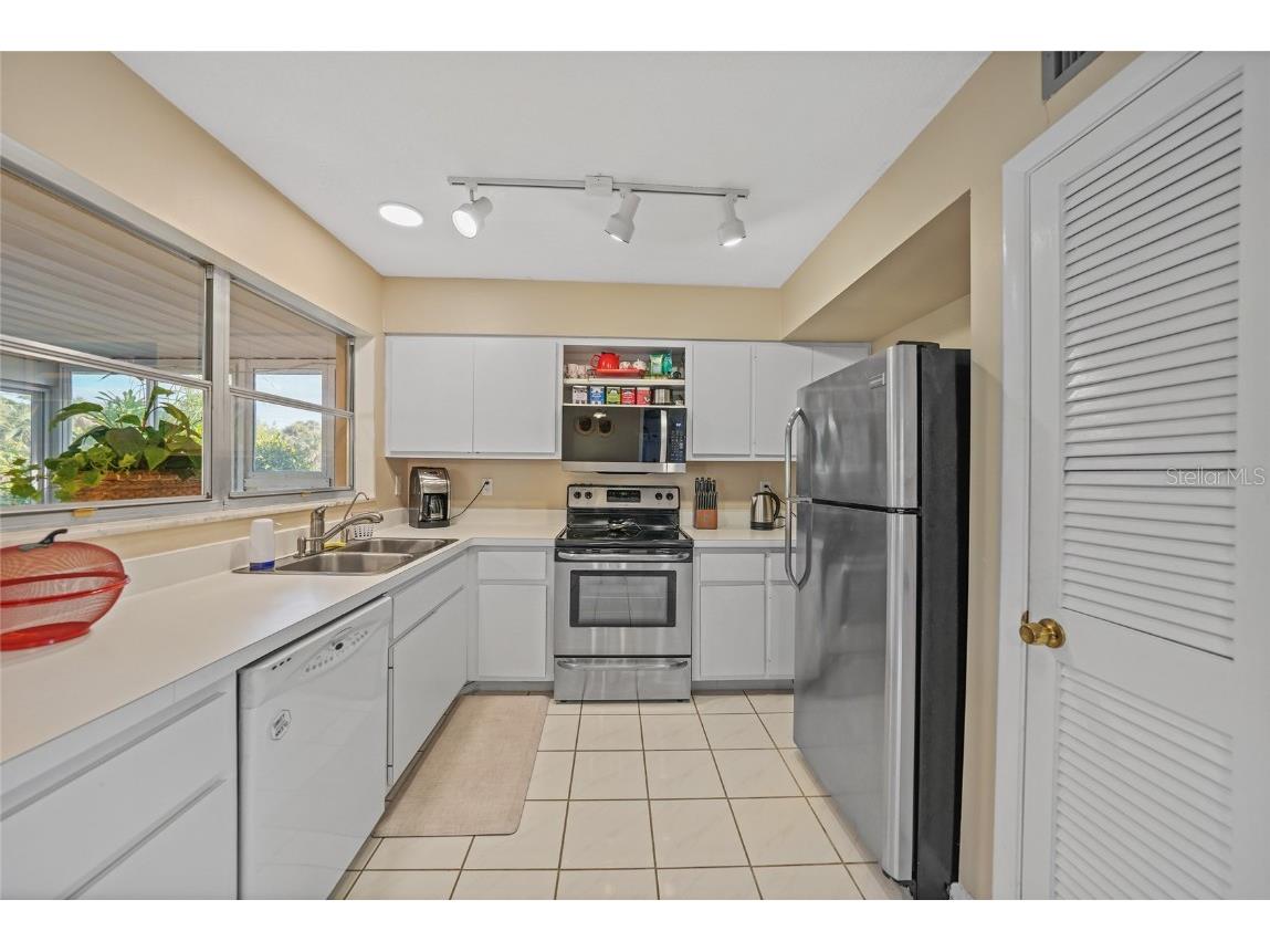 2155 Lakeshore Circle Port Charlotte FL 33952 - MORNINGSTAR WATERWAY C7519148 image9