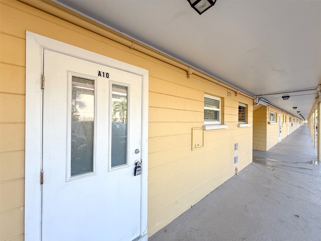 2155 Wood Street #A10 Sarasota FL 34237 A4673056 image2