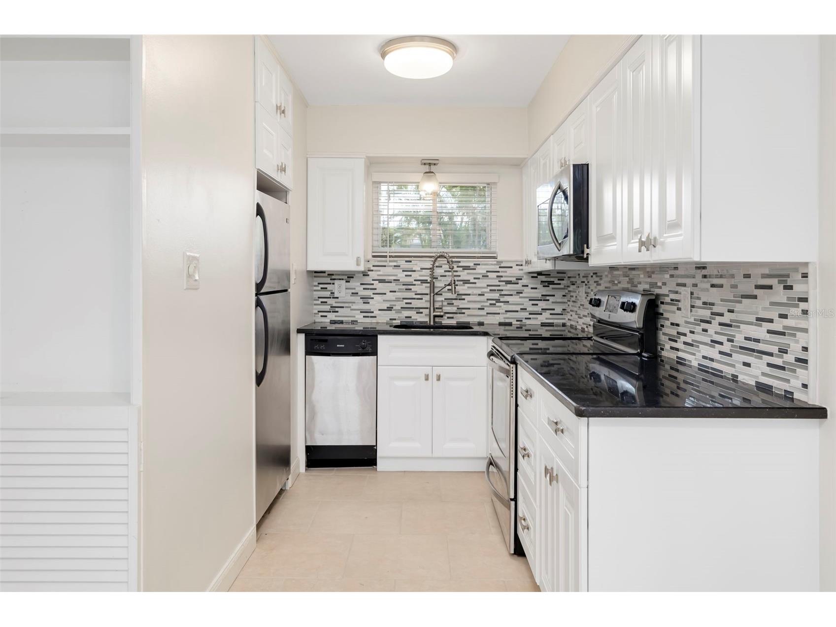 2155 Wood Street #A14 Sarasota FL 34237 A4699025 image3