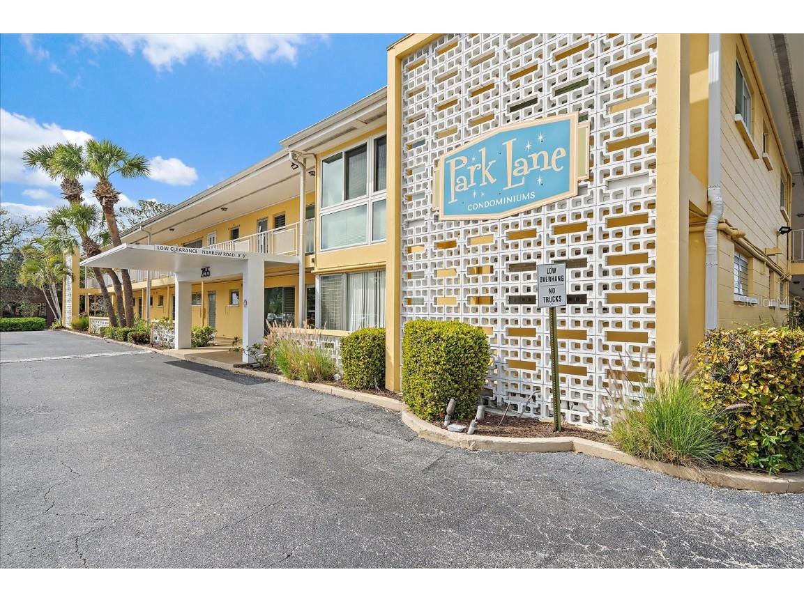 2155 Wood Street #A20 Sarasota FL 34237 A4644613 image1