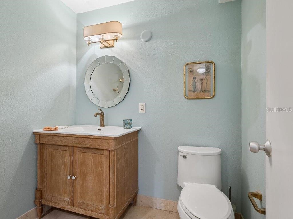 2155 Wood Street #B17 Sarasota FL 34237 A4677222 image6