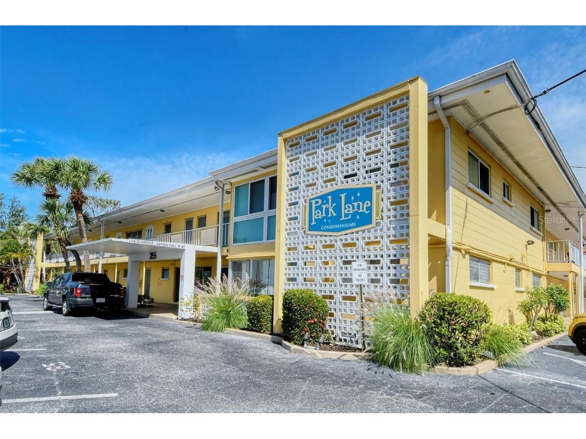 2155 Wood Street #B25 Sarasota FL 34237 A4567772 image1