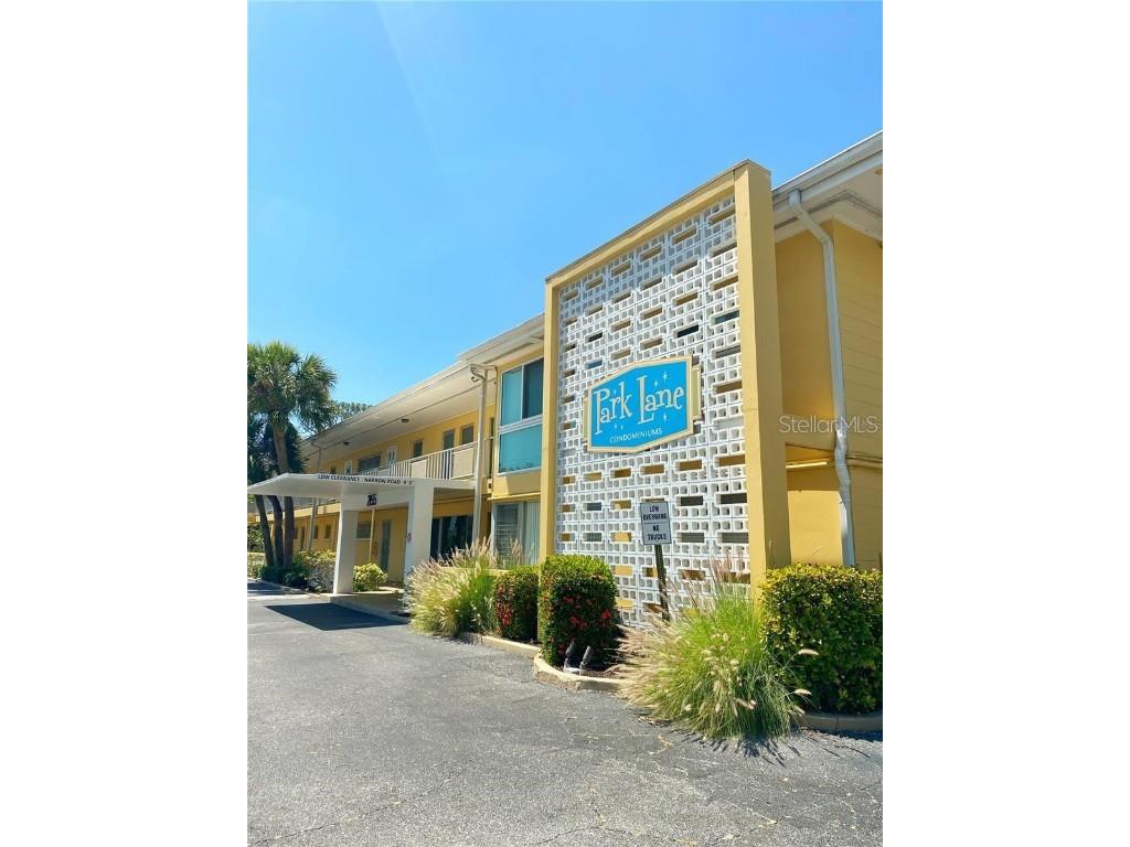 2155 Wood Street #B25 Sarasota FL 34237 D6137986 image1