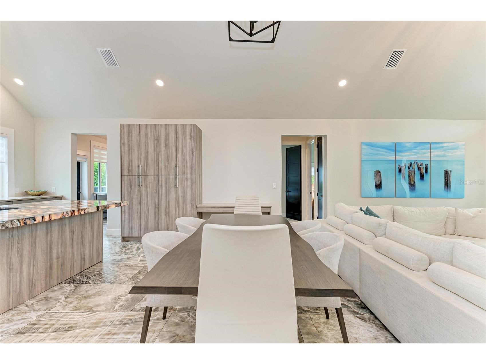 2156 Orchid Street Sarasota FL 34239 A4663262 image17
