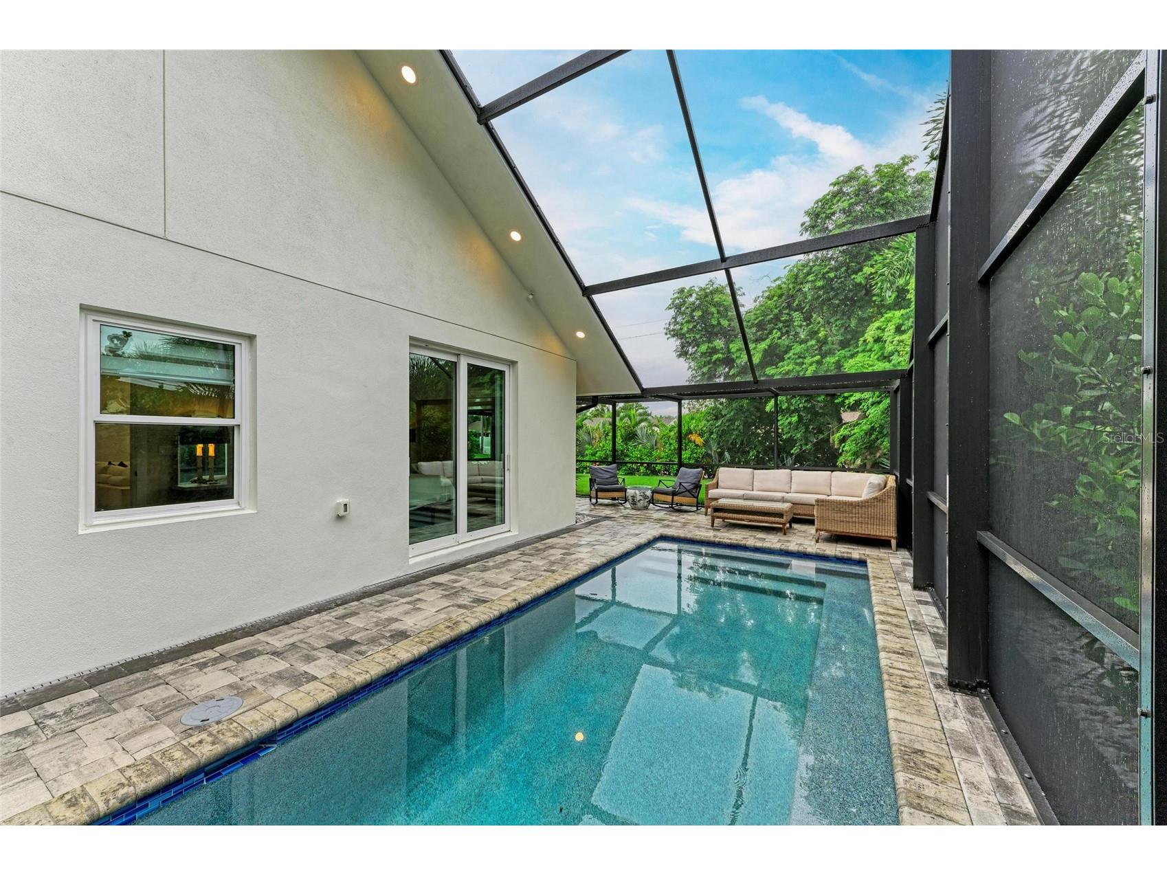 2156 Orchid Street Sarasota FL 34239 A4663262 image2