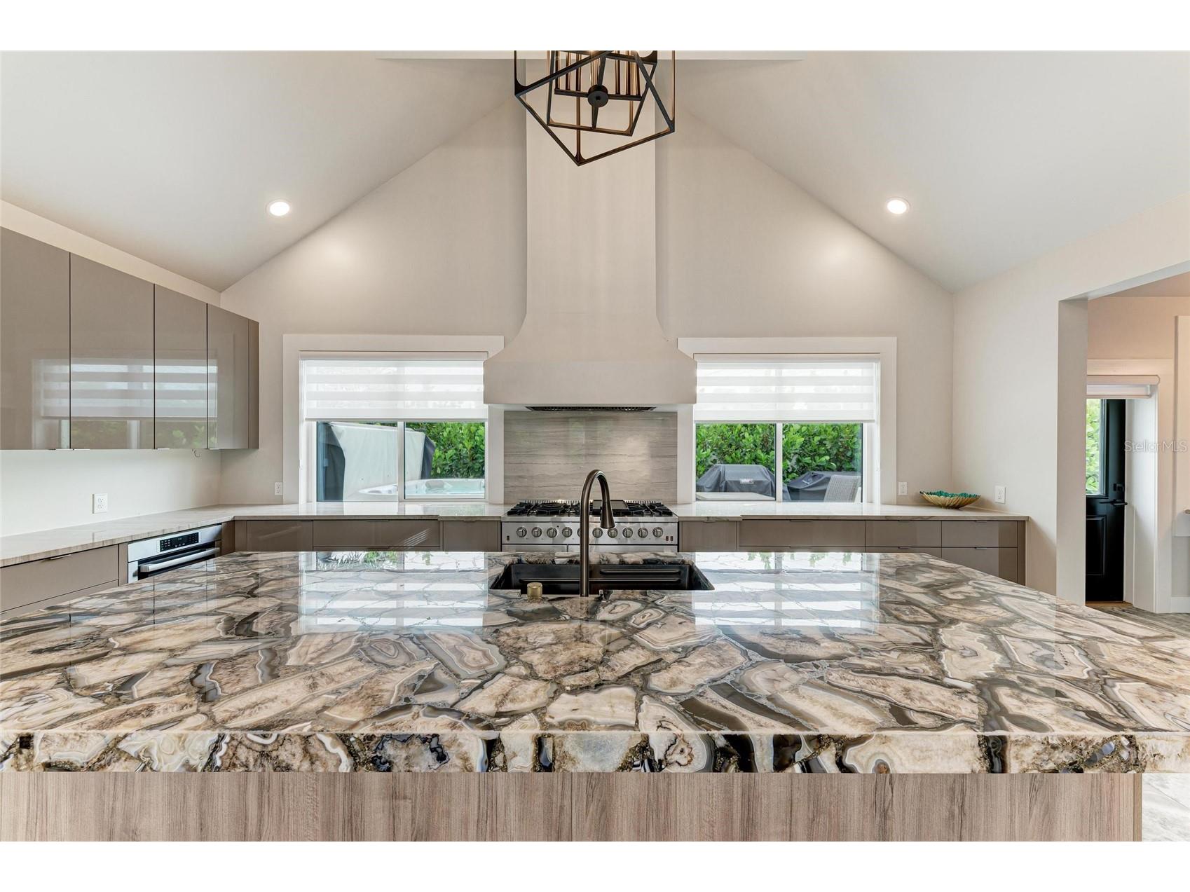 2156 Orchid Street Sarasota FL 34239 A4663262 image20