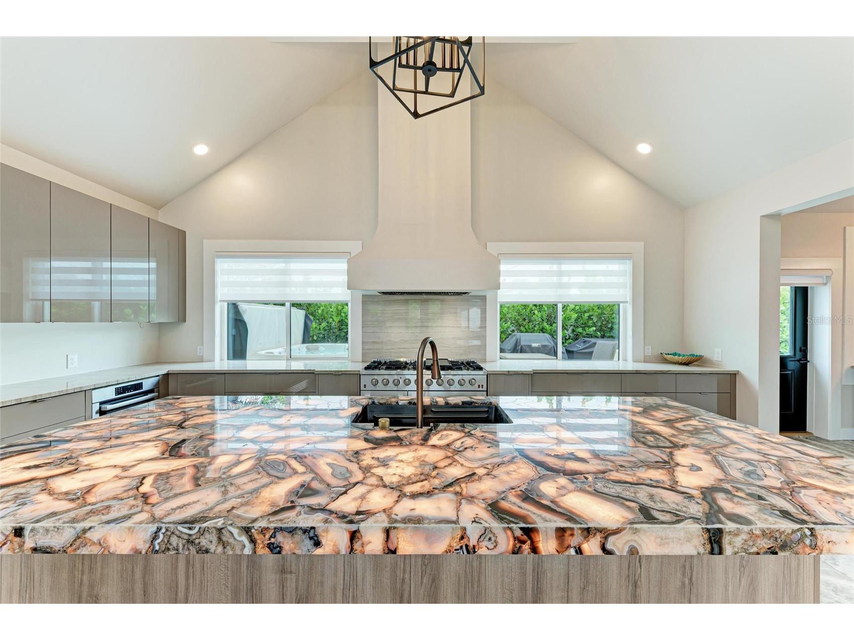 2156 Orchid Street Sarasota FL 34239 A4663262 image5