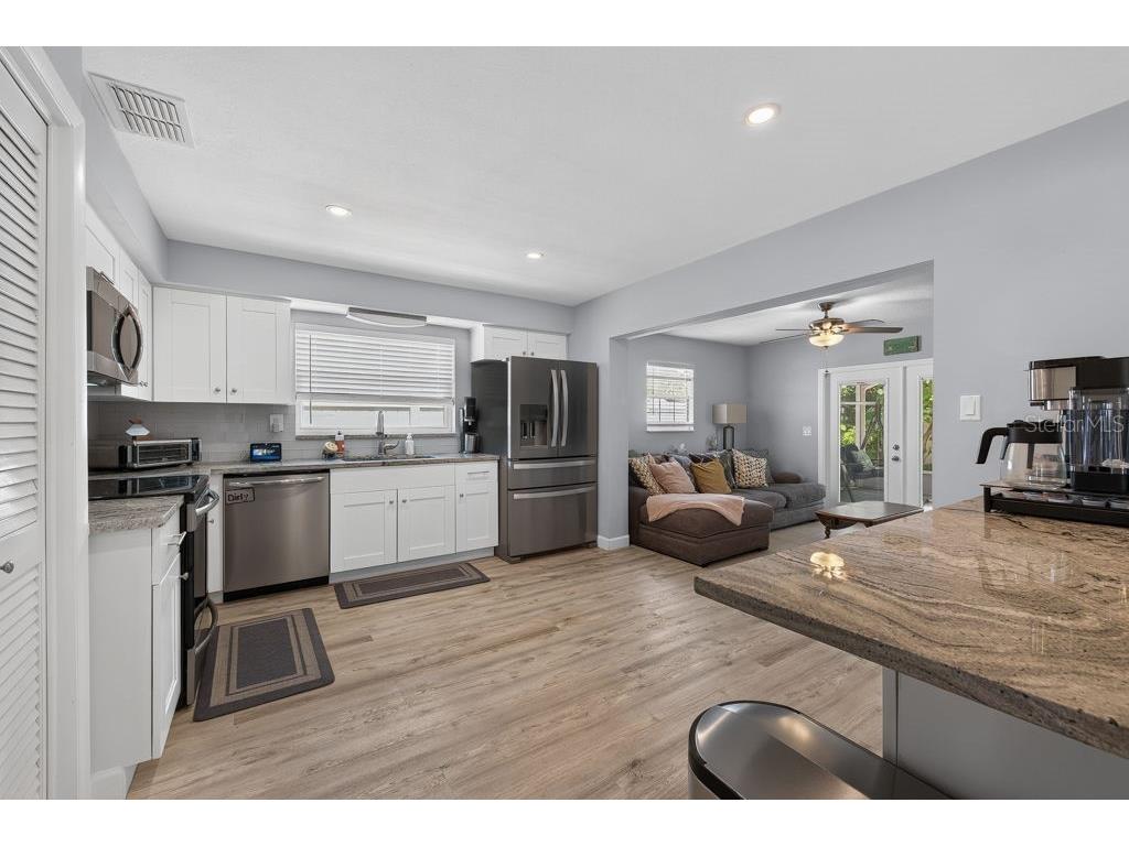 2159 Greenbriar Boulevard Clearwater FL 33763 TB8520152 image10