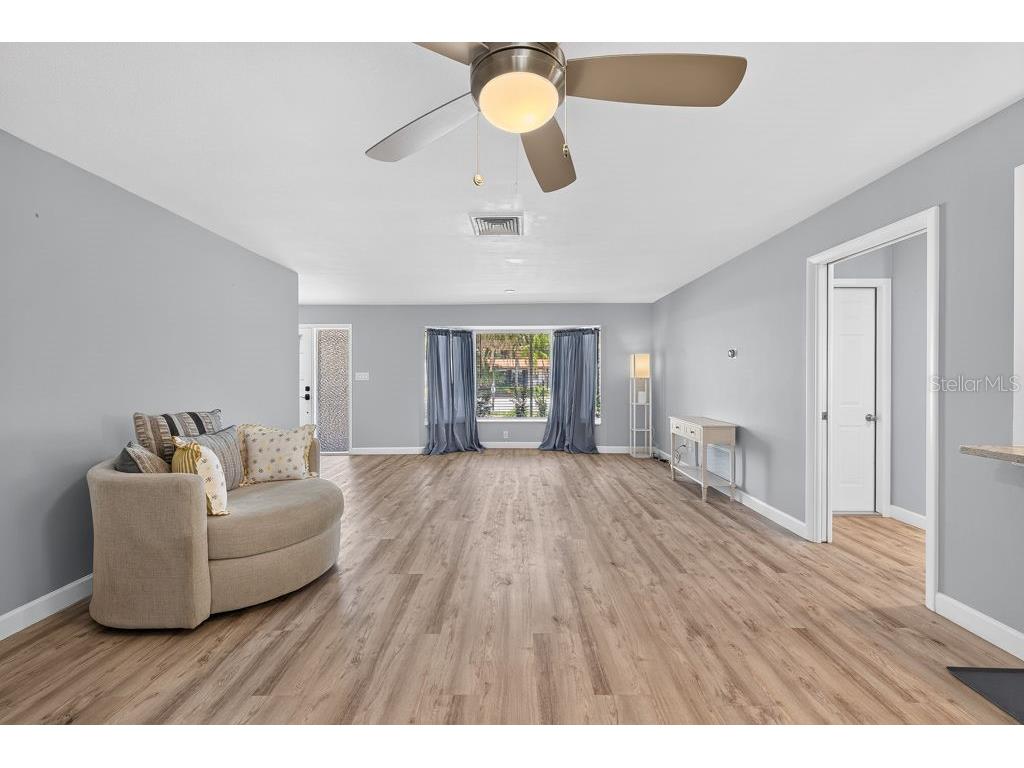 2159 Greenbriar Boulevard Clearwater FL 33763 TB8520152 image5