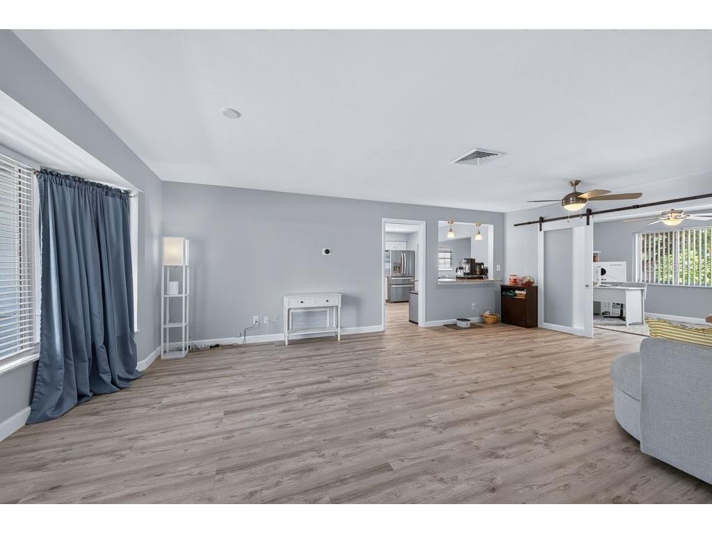 2159 Greenbriar Boulevard Clearwater FL 33763 TB8520152 image7