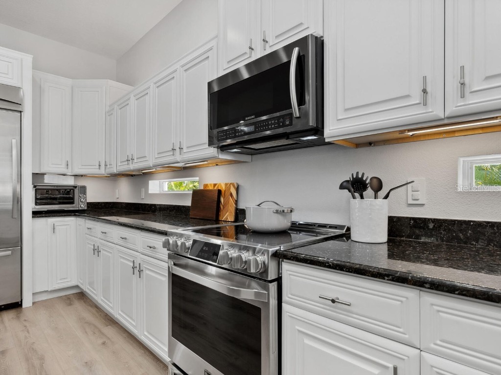 2159 Hawthorne Street Sarasota FL 34239 A4671095 image13