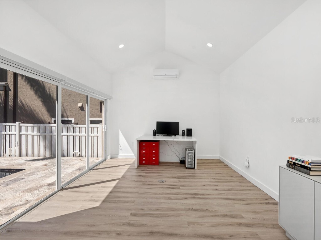 2159 Hawthorne Street Sarasota FL 34239 A4671095 image28