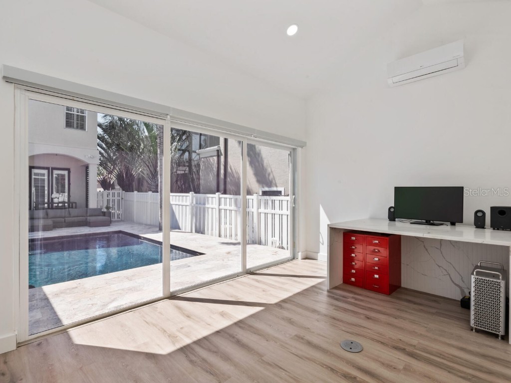 2159 Hawthorne Street Sarasota FL 34239 A4671095 image29