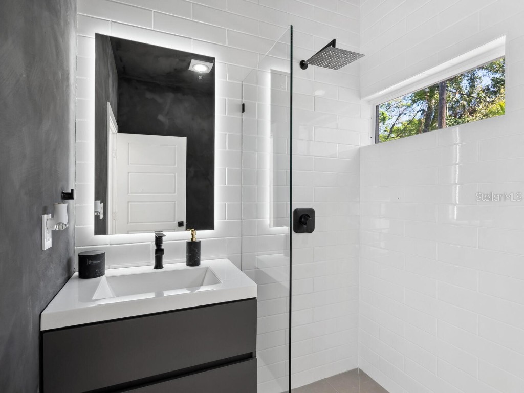 2159 Hawthorne Street Sarasota FL 34239 A4671095 image30