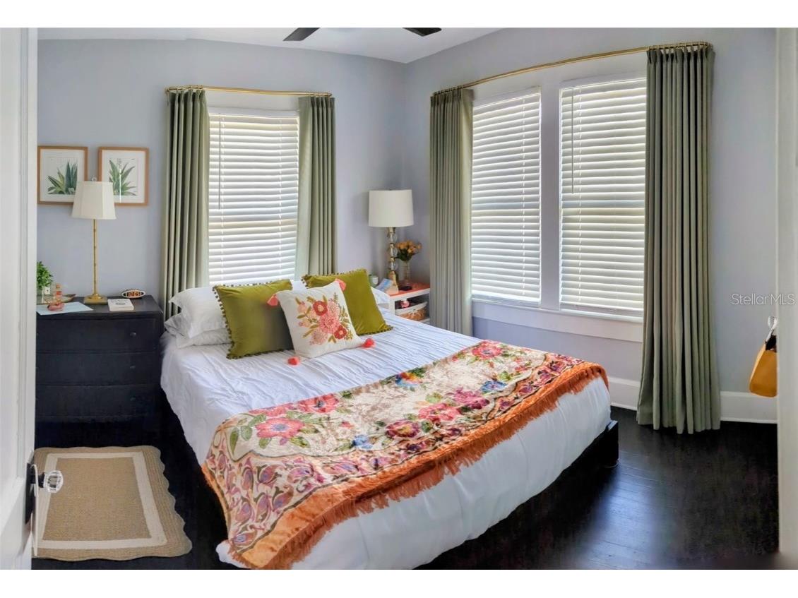 216 10th Avenue NE Saint Petersburg FL 33701 - TAMPA BAY TB8405403 image18