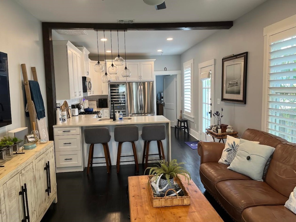 216 10th Avenue NE Saint Petersburg FL 33701 - TAMPA BAY TB8405403 image2