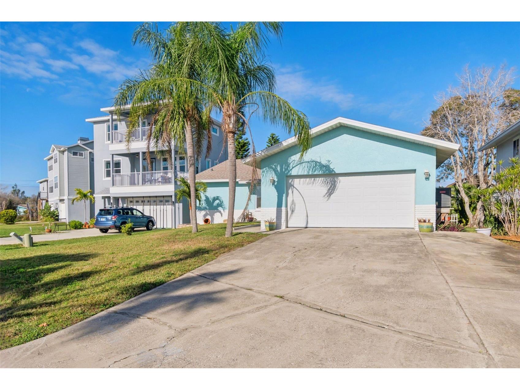 216 176th Avenue E Redington Shores FL 33708 TB8465434 image1