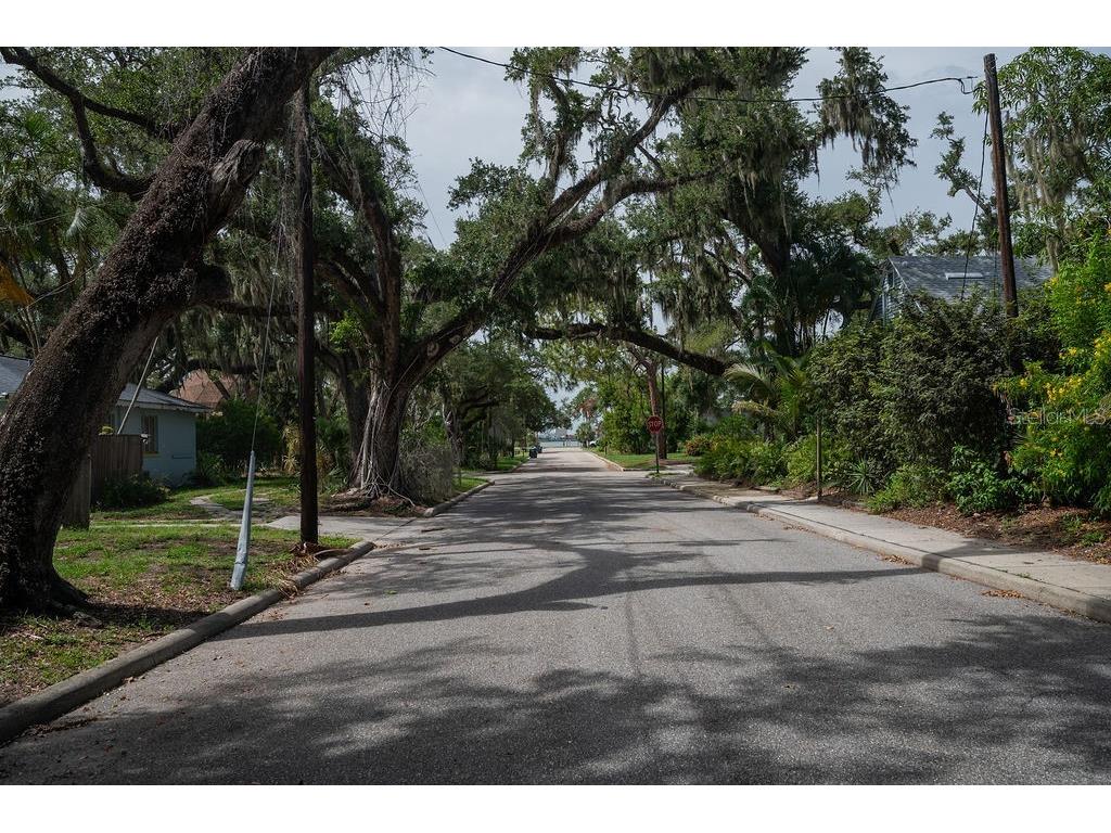 216 18th Street E Bradenton FL 34208 A4700169 image43