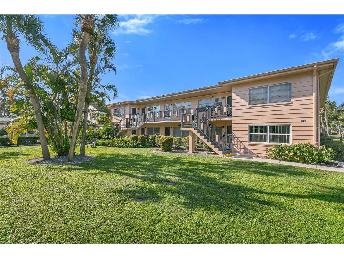 216 36th Avenue N #202B Saint Petersburg FL 33704 TB8391708 image1