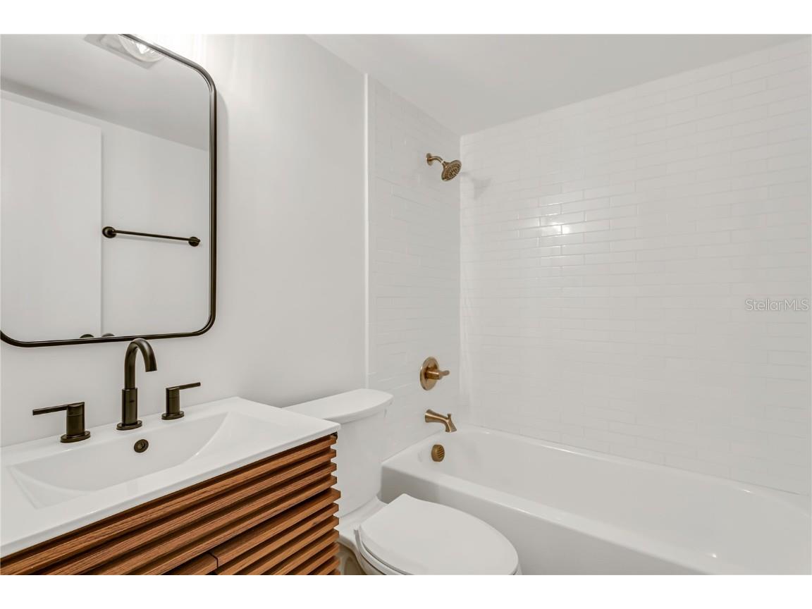 216 36th Avenue N #202B Saint Petersburg FL 33704 TB8391708 image19