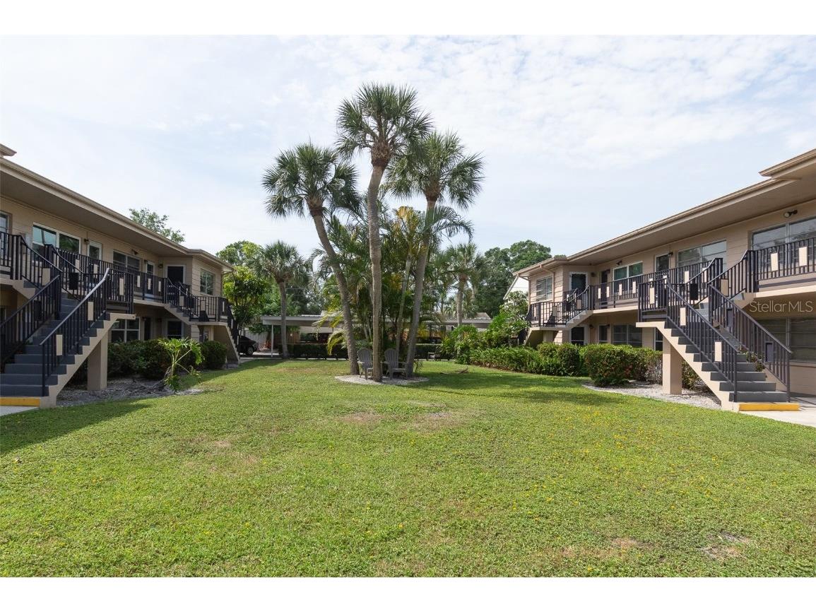 216 36th Avenue N #204B Saint Petersburg FL 33704 U8198730 image1