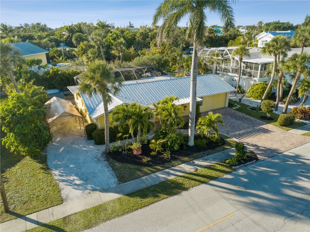 216 85th Street Holmes Beach FL 34217 O6083521 image1