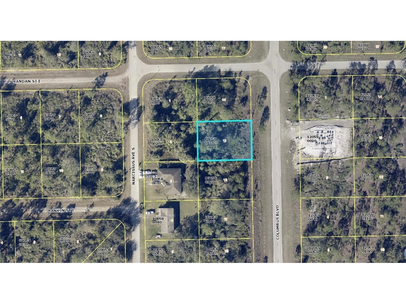 216 Columbus Avenue Lehigh Acres FL 33936 O6196172 image1