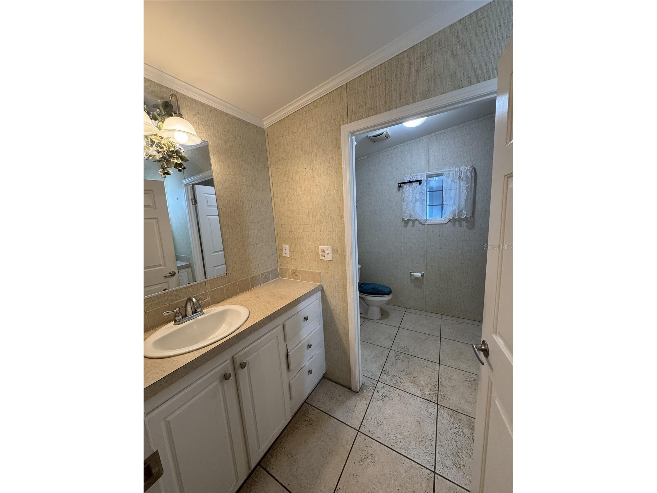 216 Como Drive Venice FL 34285 A4687355 image24