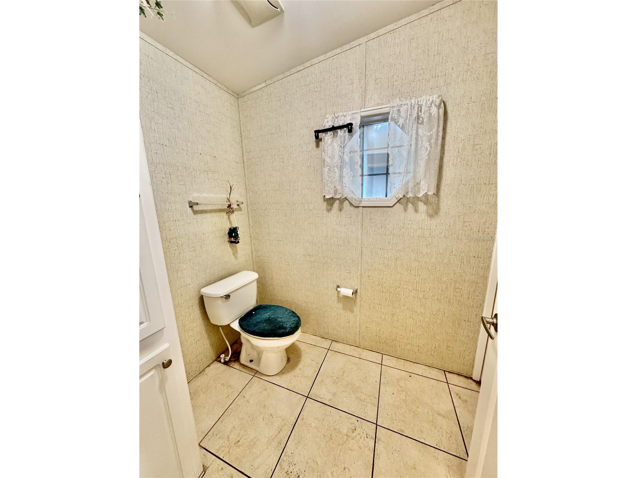 216 Como Drive Venice FL 34285 A4687355 image33