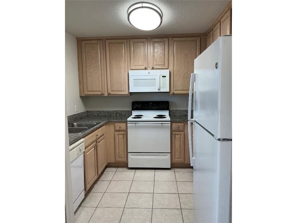 216 Coquina Bay Dr Drive Saint Petersburg FL 33705 N6141764 image6